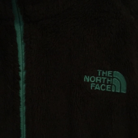 Fuzzy North face jacket - Picture 3 of 6